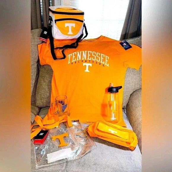 💥💥Clearance💥💥 Lot of TN Vols Fan Merch/Apparel ~ FAN BUNDLE - Picture 1 of 13